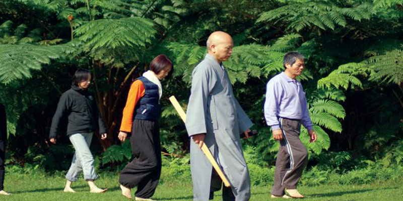 مدیتیشن قدم‌زدن (Walking Meditation)